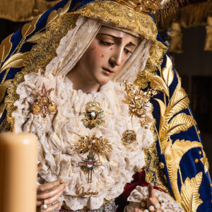 Los Dolores en su trono.  Reportaje 2025 Málaga