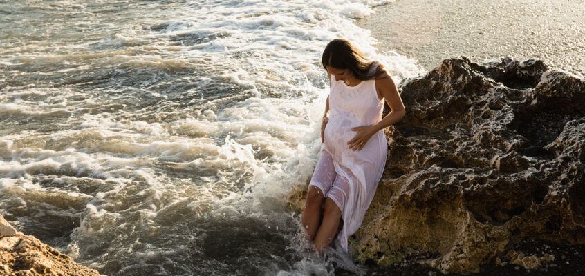 Premamá en la playa. Con Carmen Ventura