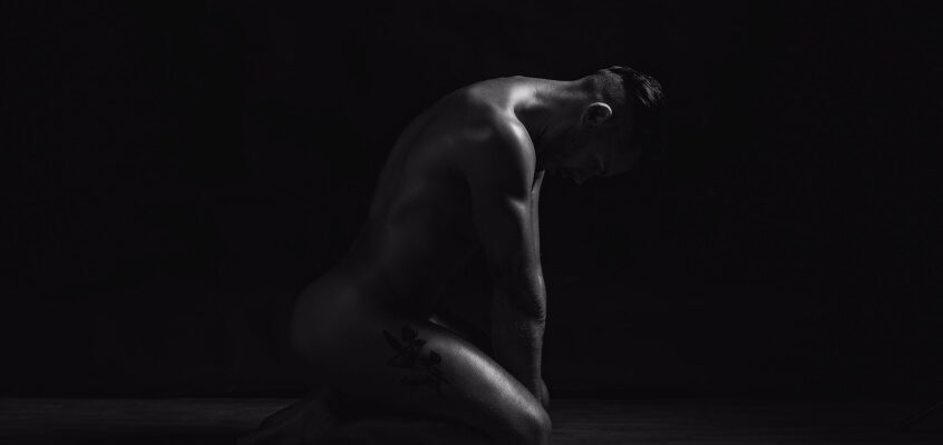 Desnudo artístico en estudio