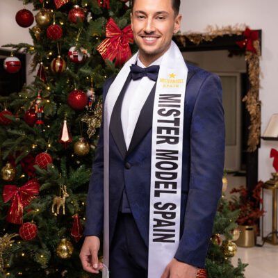 Posado Navidad misses y míster. España 2024