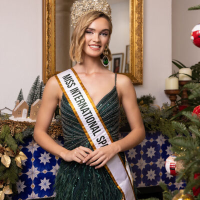 Posado Navidad misses y míster. España 2024