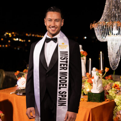 Posado Navidad misses y míster. España 2024