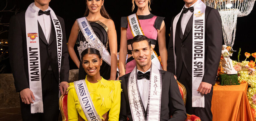 Posado de Navidad de las misses y míster de España en prensa nacional