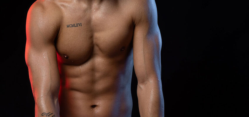 En estudio con Enrique Sánchez , Míster Manhunt España 2025